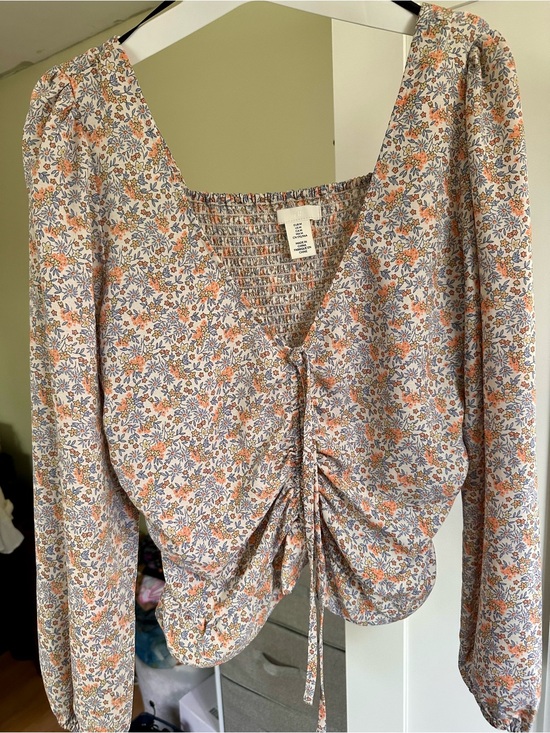H&M Tops - Women’s Floral Drawstring Blouse Cropped